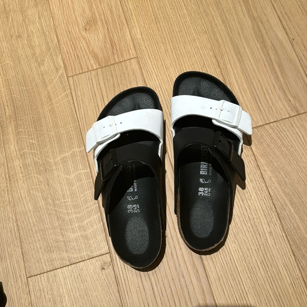 Birkenstock women’s shoe white and black size 38